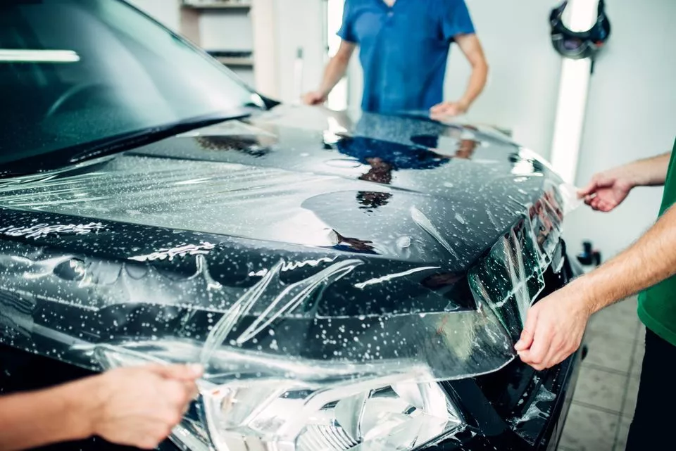 عيوب ومميزات النانو سيراميك للسيارات: الدليل الشامل قبل التركيب
